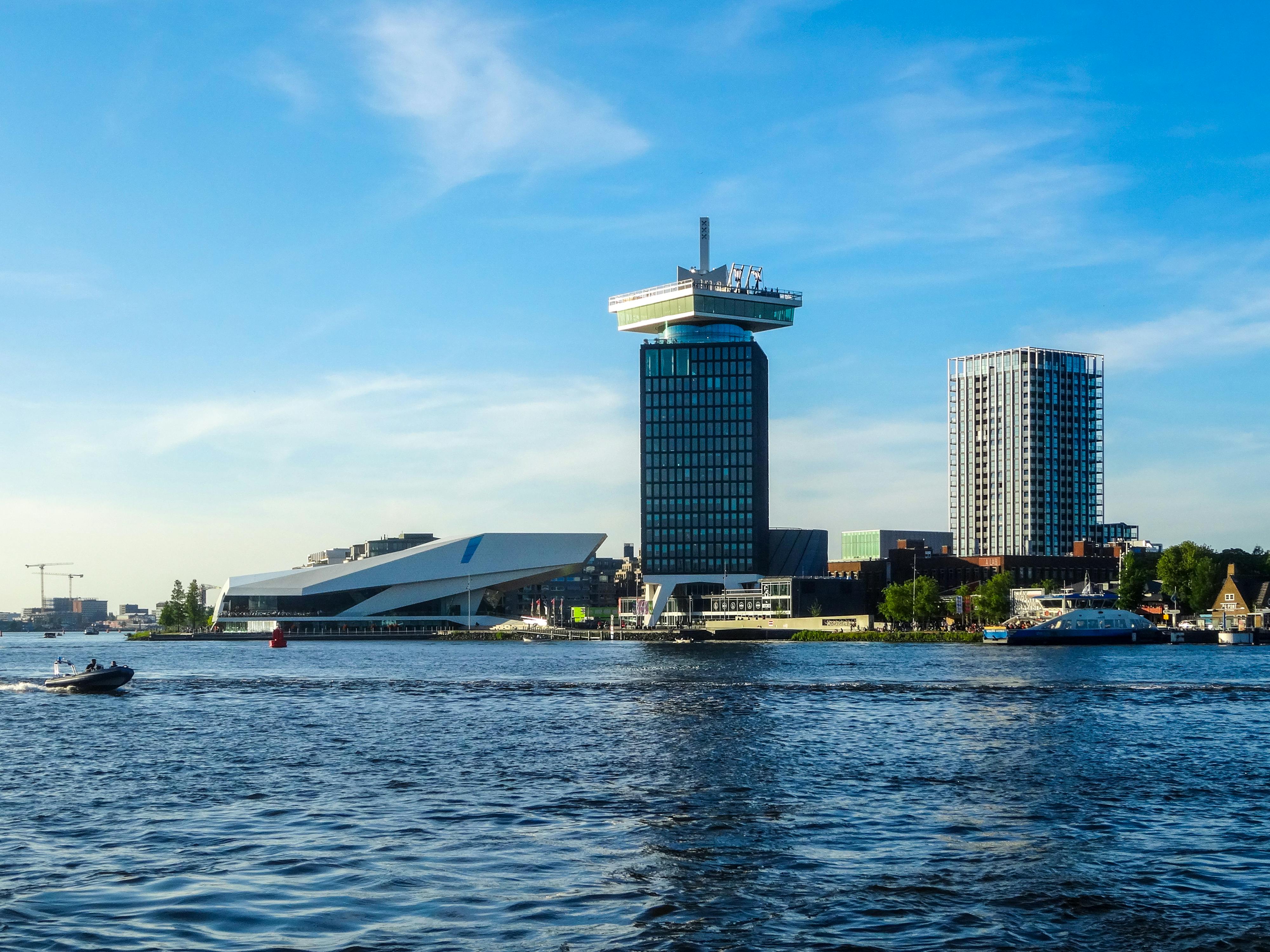 A'DAM Lookout Amsterdam - Aussichtsturm und EYE Filmmuseum