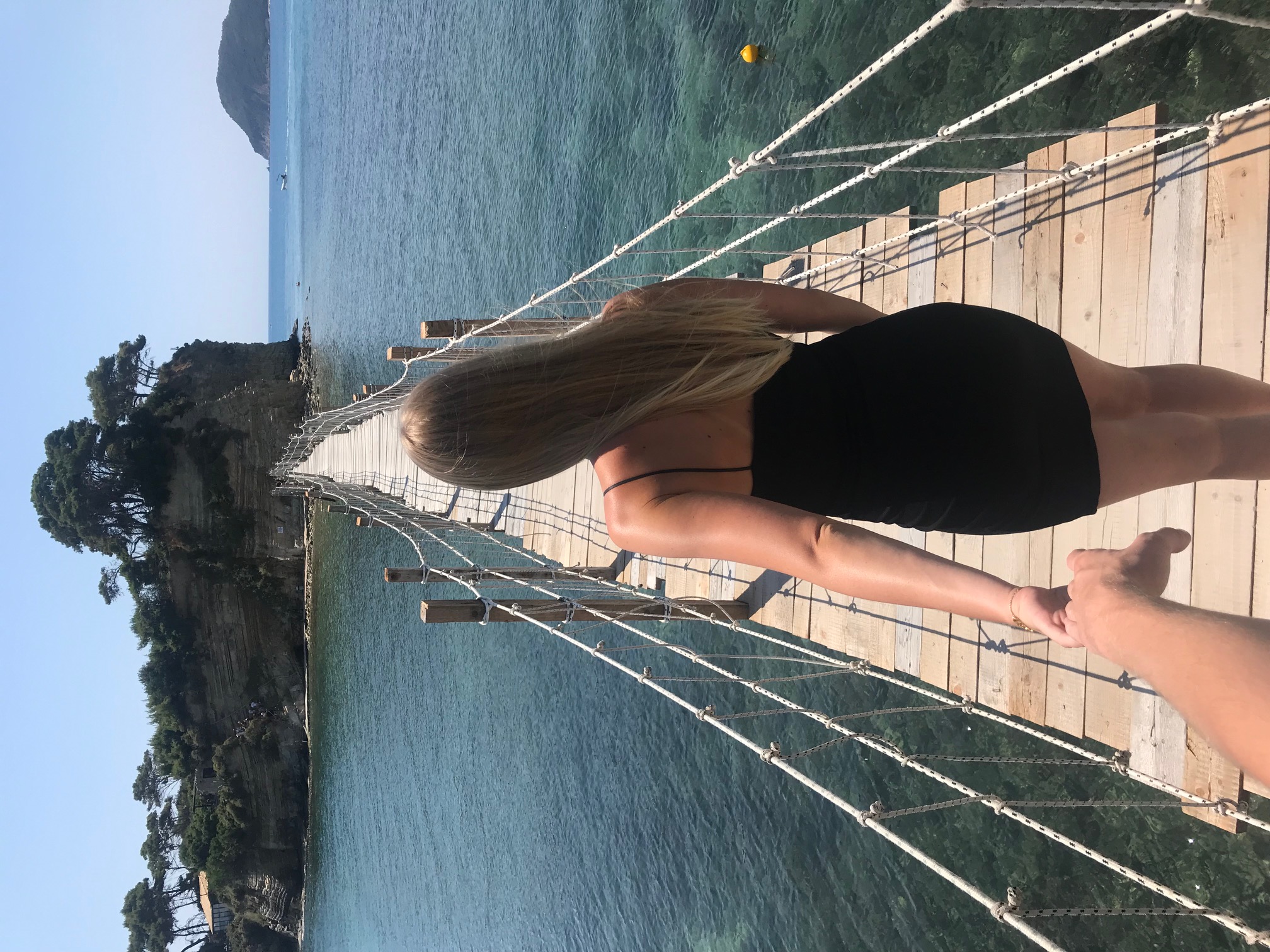 Auf der Hängebrücke zur Cameo Island Zakynthos