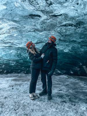 Eishöhle Island – blaues Gletschereis