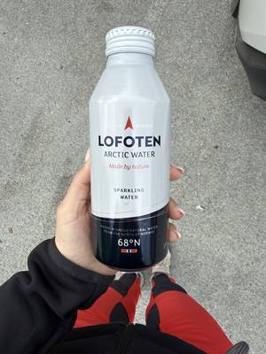 Lofoten Arctic Water - kurzer Stopp in Leknes