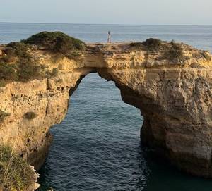 Carvoeiro – türkisblaues Wasser Klippen