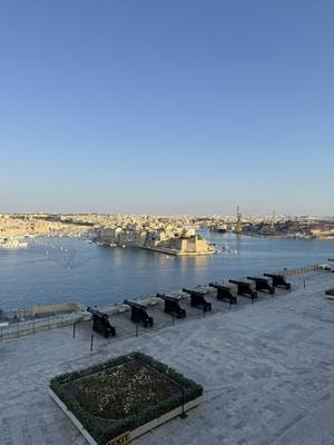 Saluting Battery mit Blick auf den Grand Harbour, Valletta, Malta