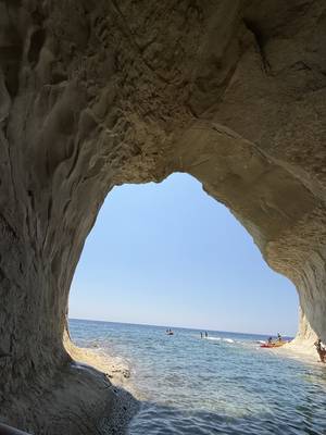 Blick aus der Höhle aufs Meer, Malta