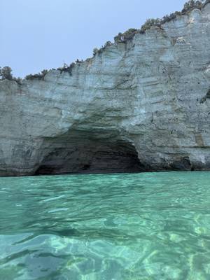 Kefalonia - weiße Kalksteinklippen und türkisblaues Wasser