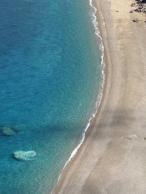 Kefalonia - Drohnenaufnahme Strand mit türkisblauem Wasser von oben
