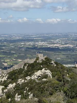 Castelo dos Mouros Sintra – historische Maurenburg mit Blick über die Umgebung