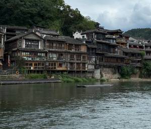 Fenghuang - Holzhäuser auf Stelzen