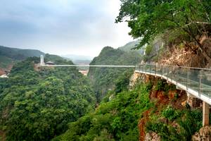 Zhangjiajie Glasbrücke - Nervenkitzel über dem Canyon