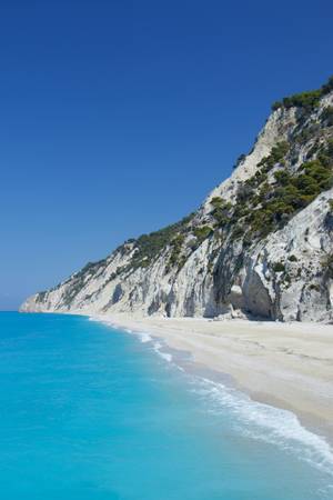 Lefkada - Egremni Beach mit türkisblauem Wasser und weißen Klippen