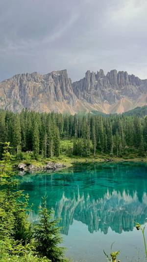 Karersee - Spiegelungen und Bergpanorama